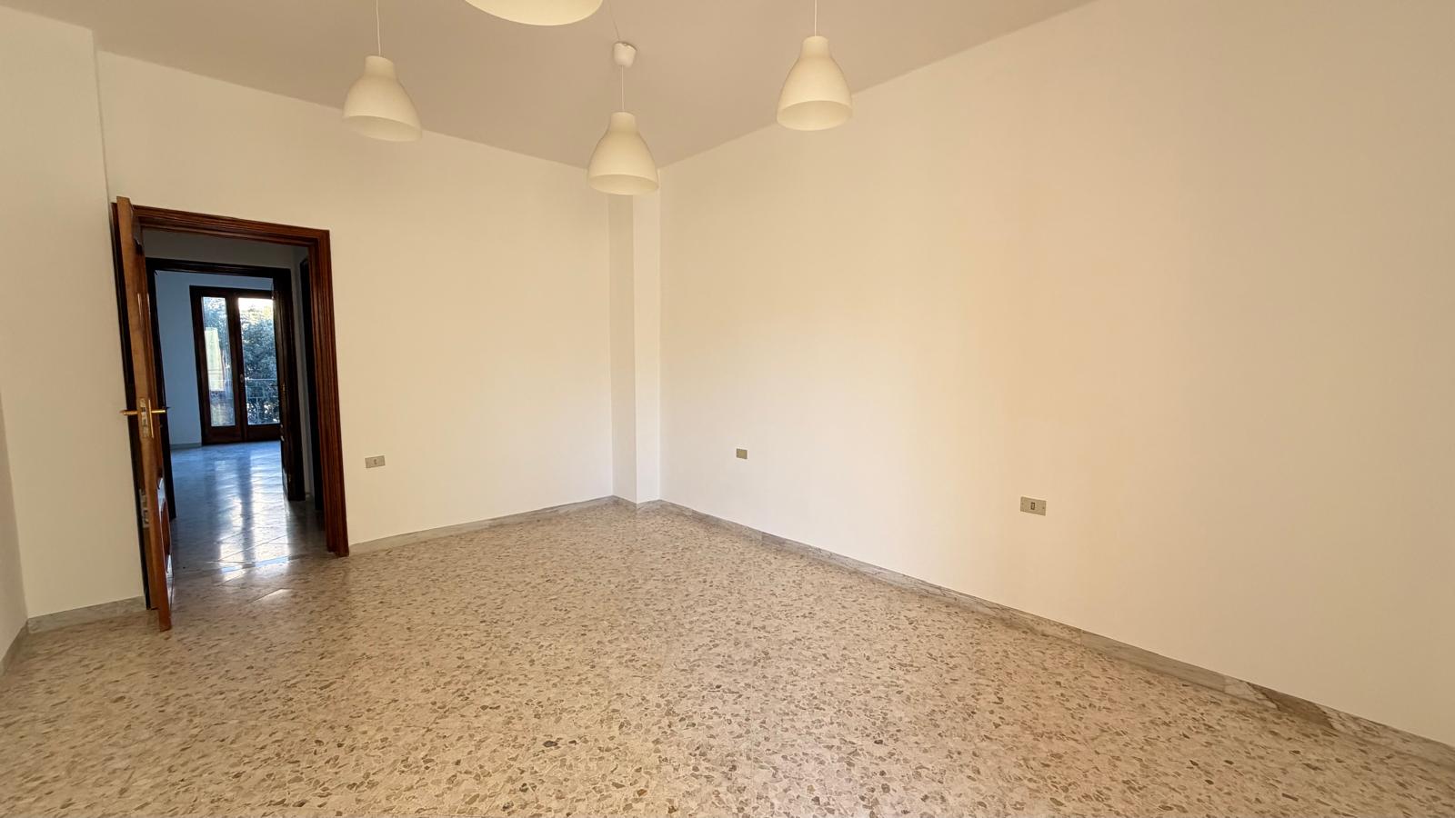 P R E Z Z O R I B A S S A T O - Centrale Appartamento Con Ascensore.